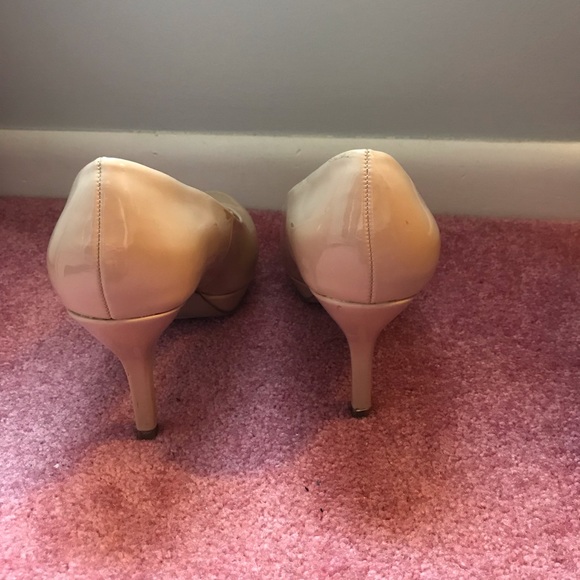 Nude Pumps - Picture 4 of 5